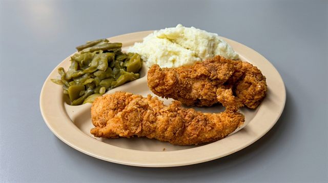 Small chicken finger plate with green beans and creamed potatoes at Betty's Bar-B-Q in Anniston, AL