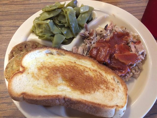 Small BBQ pork plate with green beans, fried green tomatoes and toast